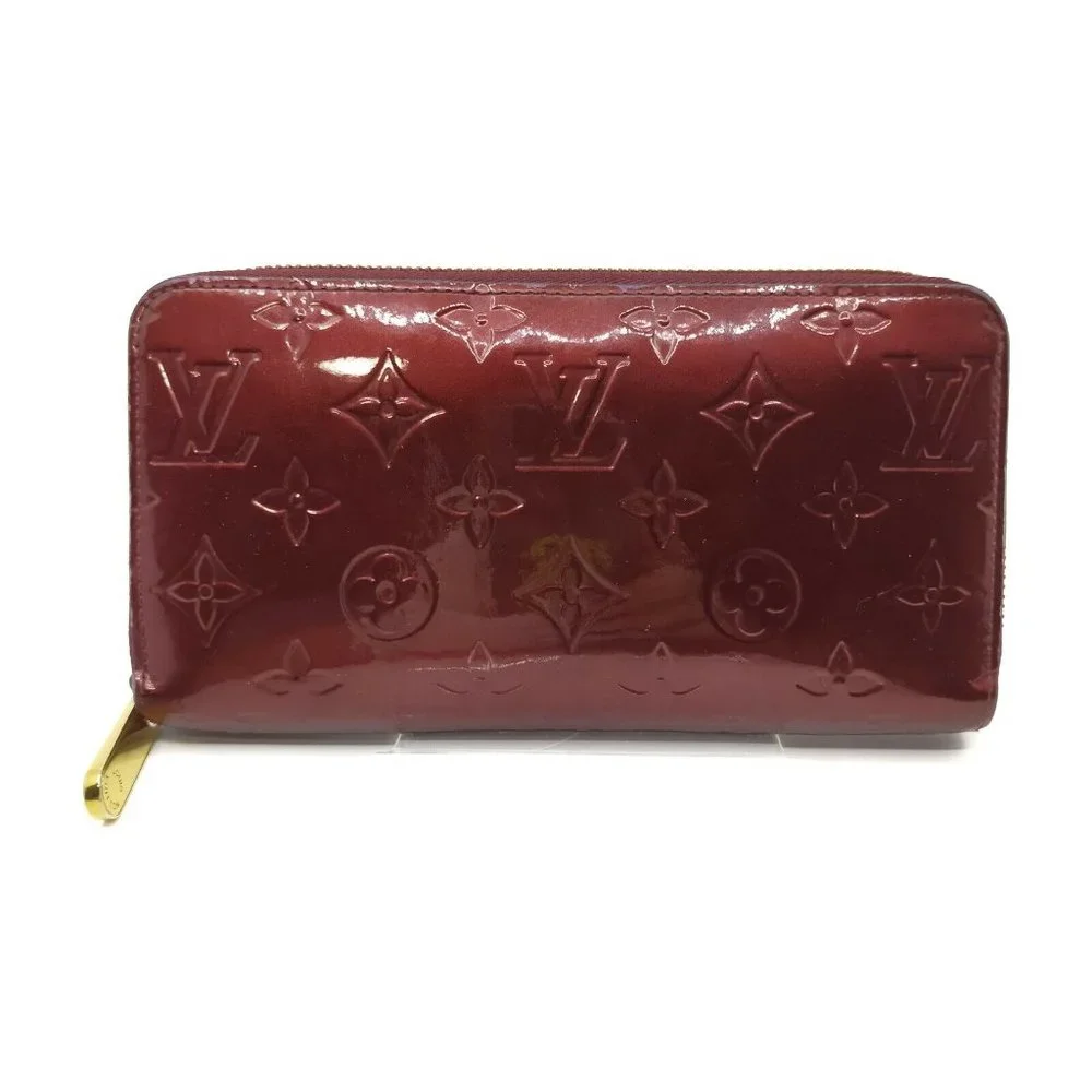 authentic  Louis Vuitton  Zippy Wallet Amarante vernis